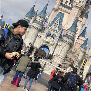 Meet your Posher, Lazaro